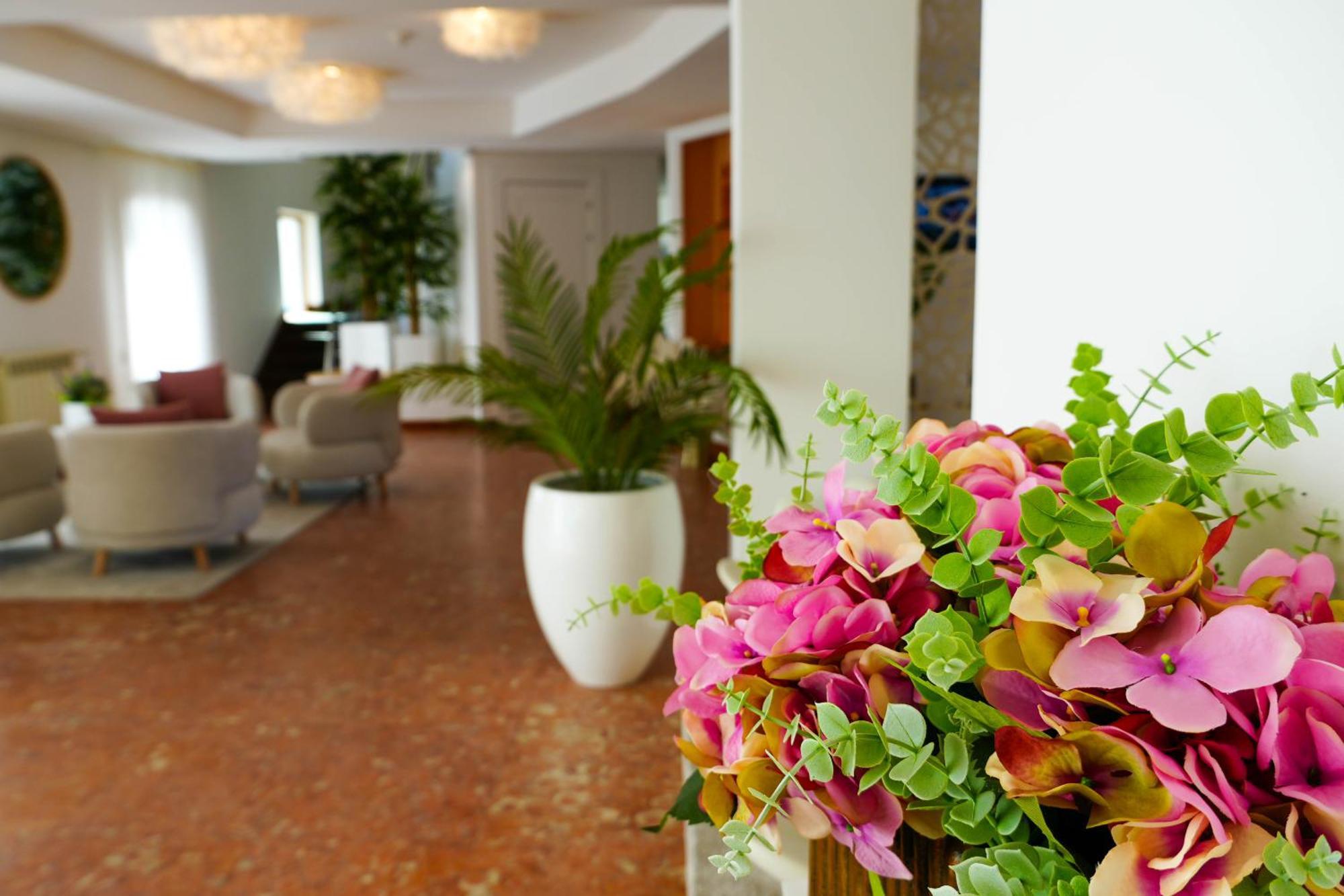 Miramar Hotel Spa & Apartments Nazare Exterior photo